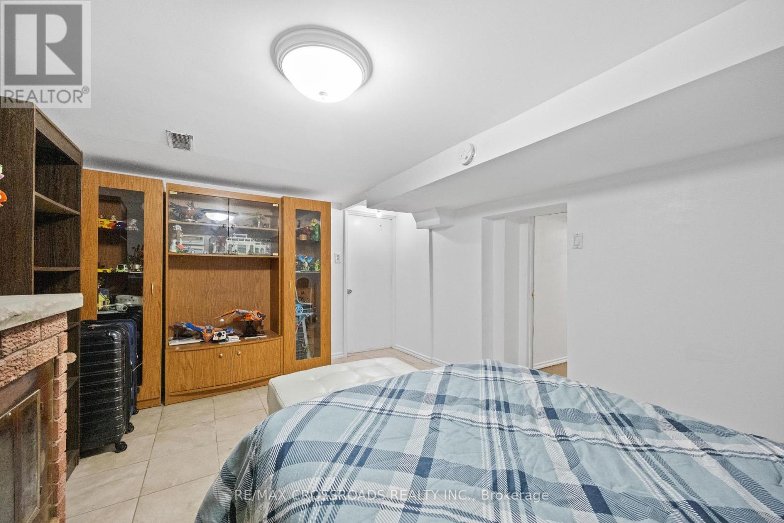 13 Homeview Avenue, Toronto, Ontario  M6N 1S9 - Photo 32 - W12524182