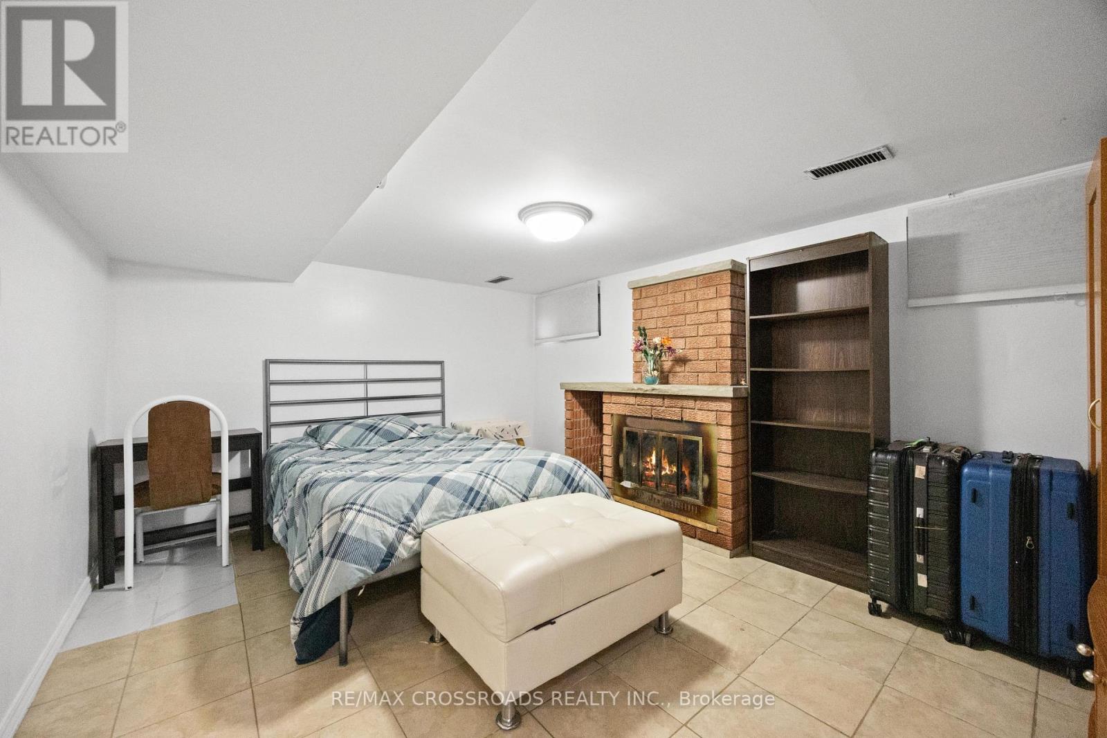 13 Homeview Avenue, Toronto, Ontario  M6N 1S9 - Photo 6 - W12524182