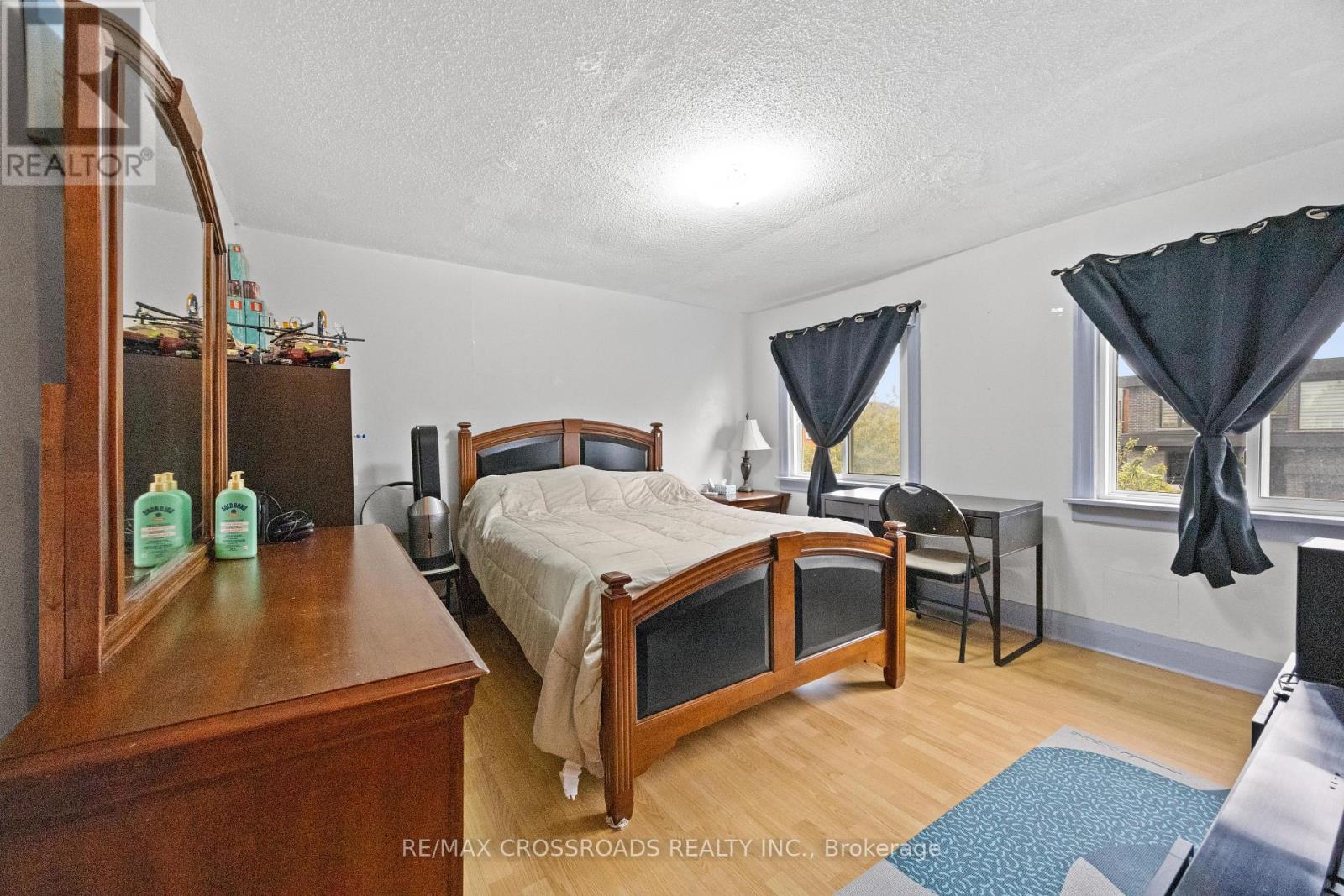 13 Homeview Avenue, Toronto, Ontario  M6N 1S9 - Photo 7 - W12524182