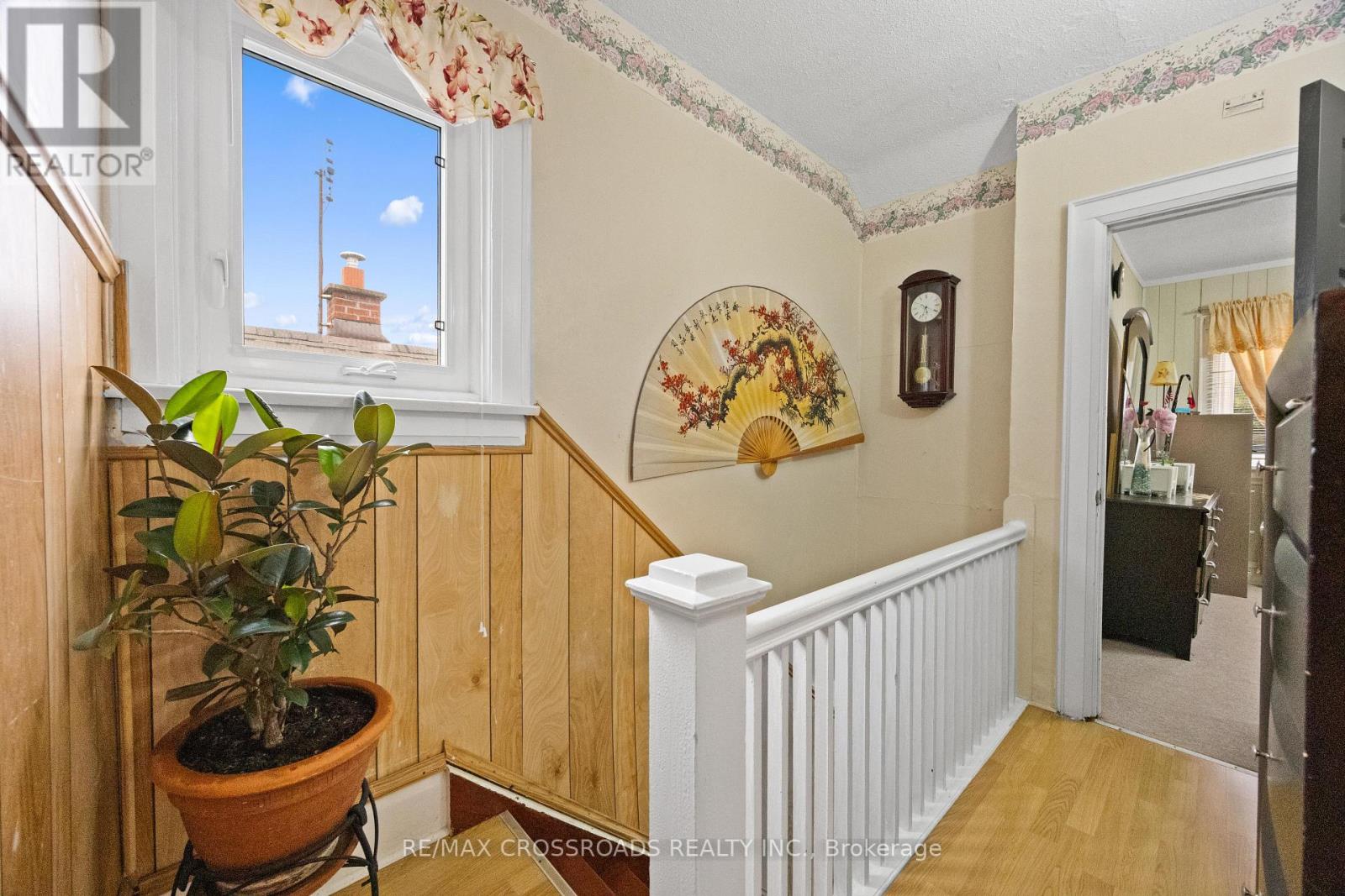 13 Homeview Avenue, Toronto, Ontario  M6N 1S9 - Photo 8 - W12524182