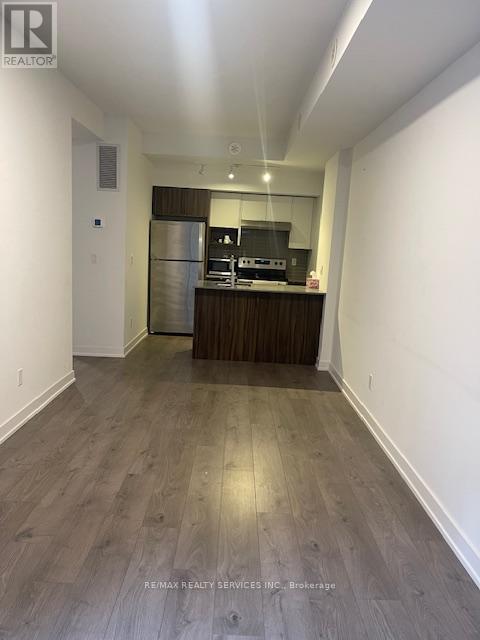 #209 - 1137 Cooke Boulevard, Burlington, Ontario  L7T 4A8 - Photo 3 - W12524200