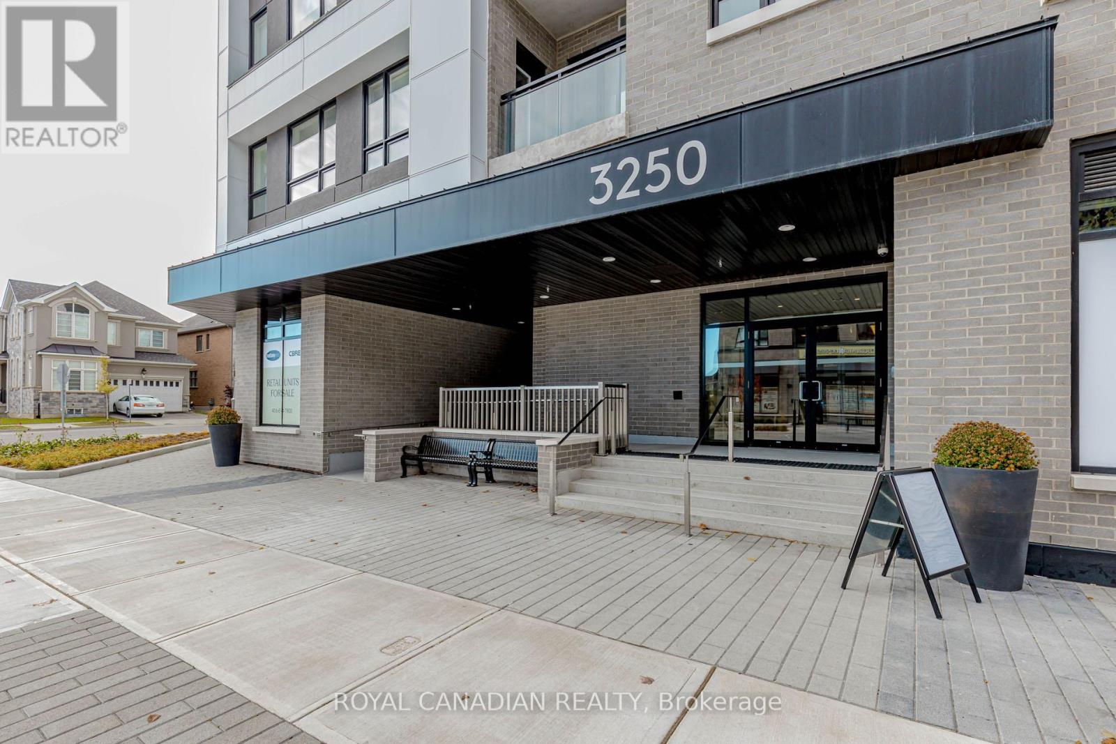 306 - 3250 Carding Mill Trail, Oakville, Ontario  L6M 5T3 - Photo 5 - W12524242