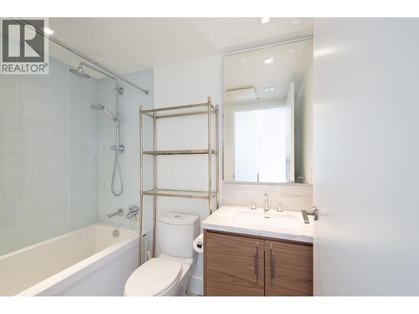 703 111 E 13th Street, North Vancouver, British Columbia  V7L 0C7 - Photo 31 - R3045963