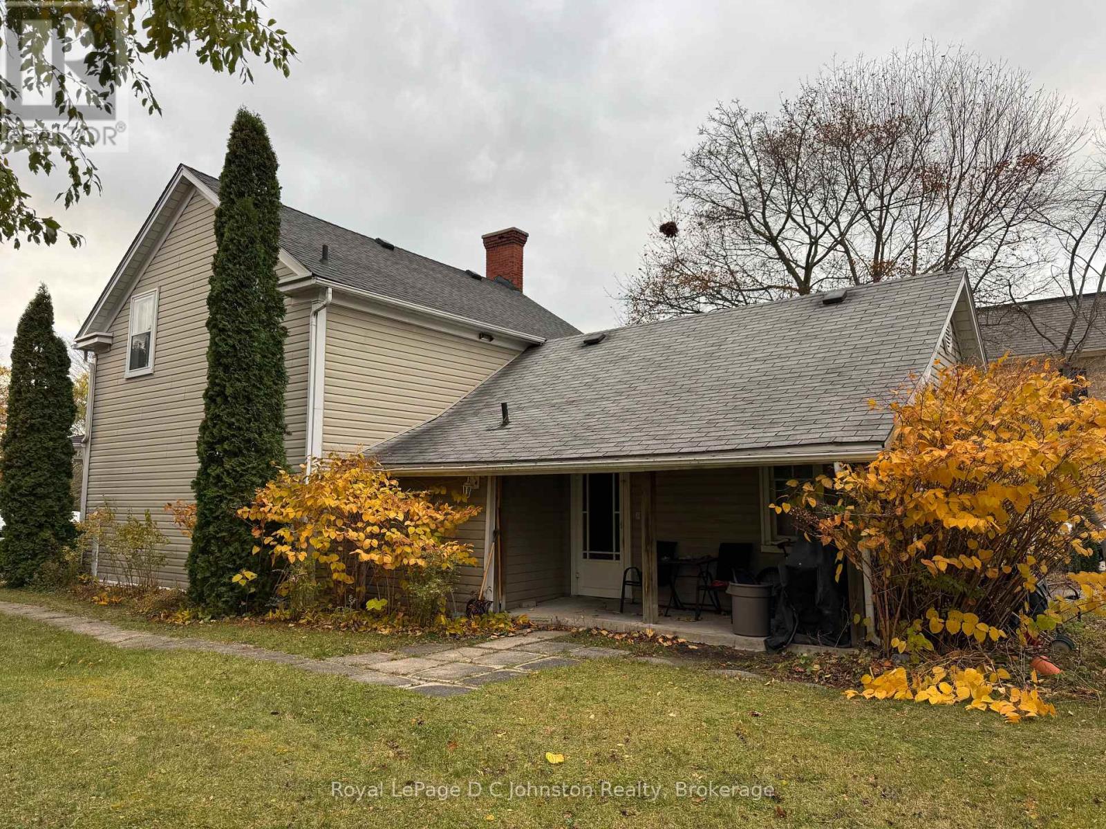 136 High Street, Saugeen Shores, Ontario  N0H 2L0 - Photo 3 - X12524338