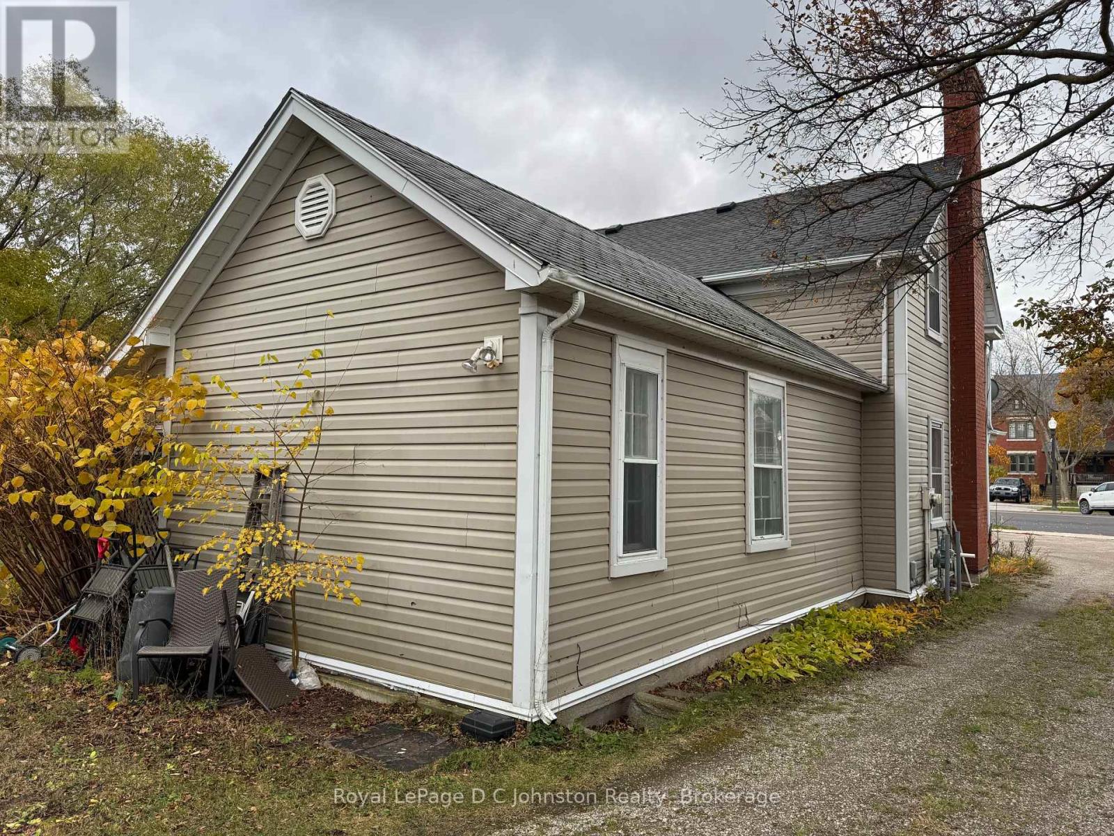 136 High Street, Saugeen Shores, Ontario  N0H 2L0 - Photo 4 - X12524338