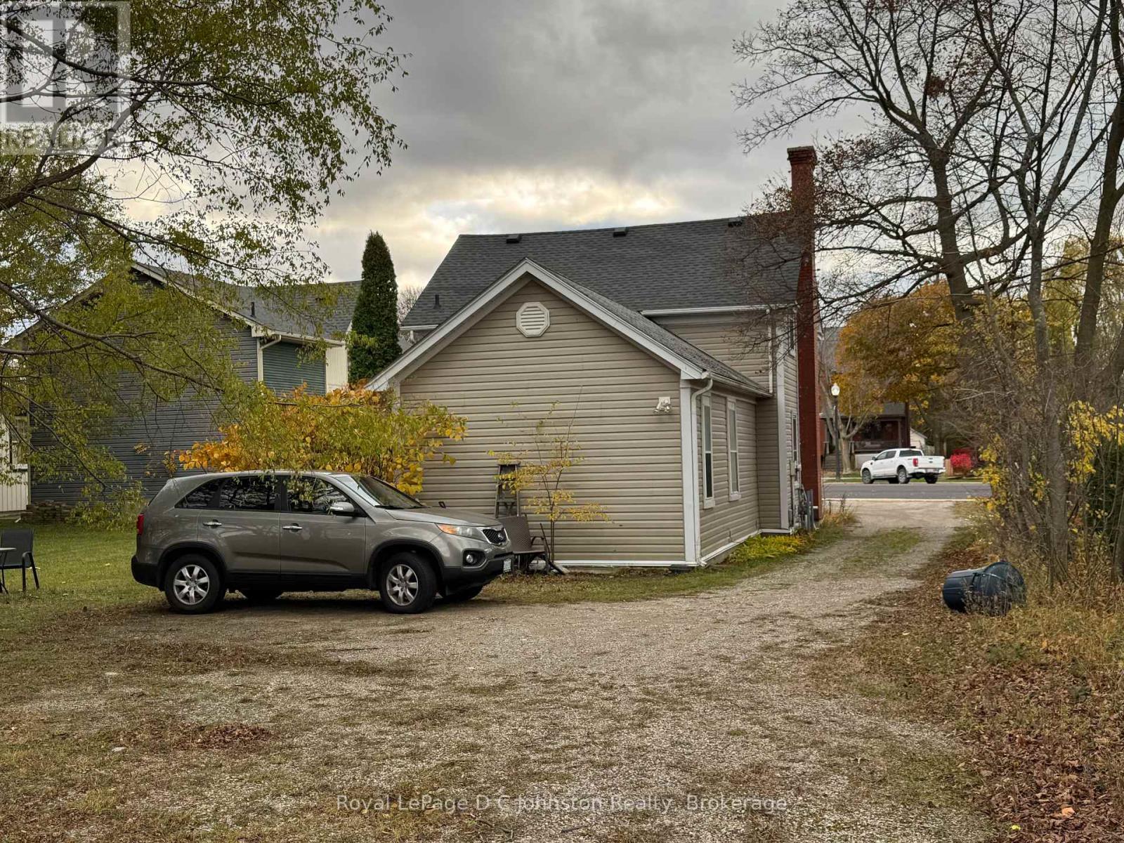 136 High Street, Saugeen Shores, Ontario  N0H 2L0 - Photo 5 - X12524338