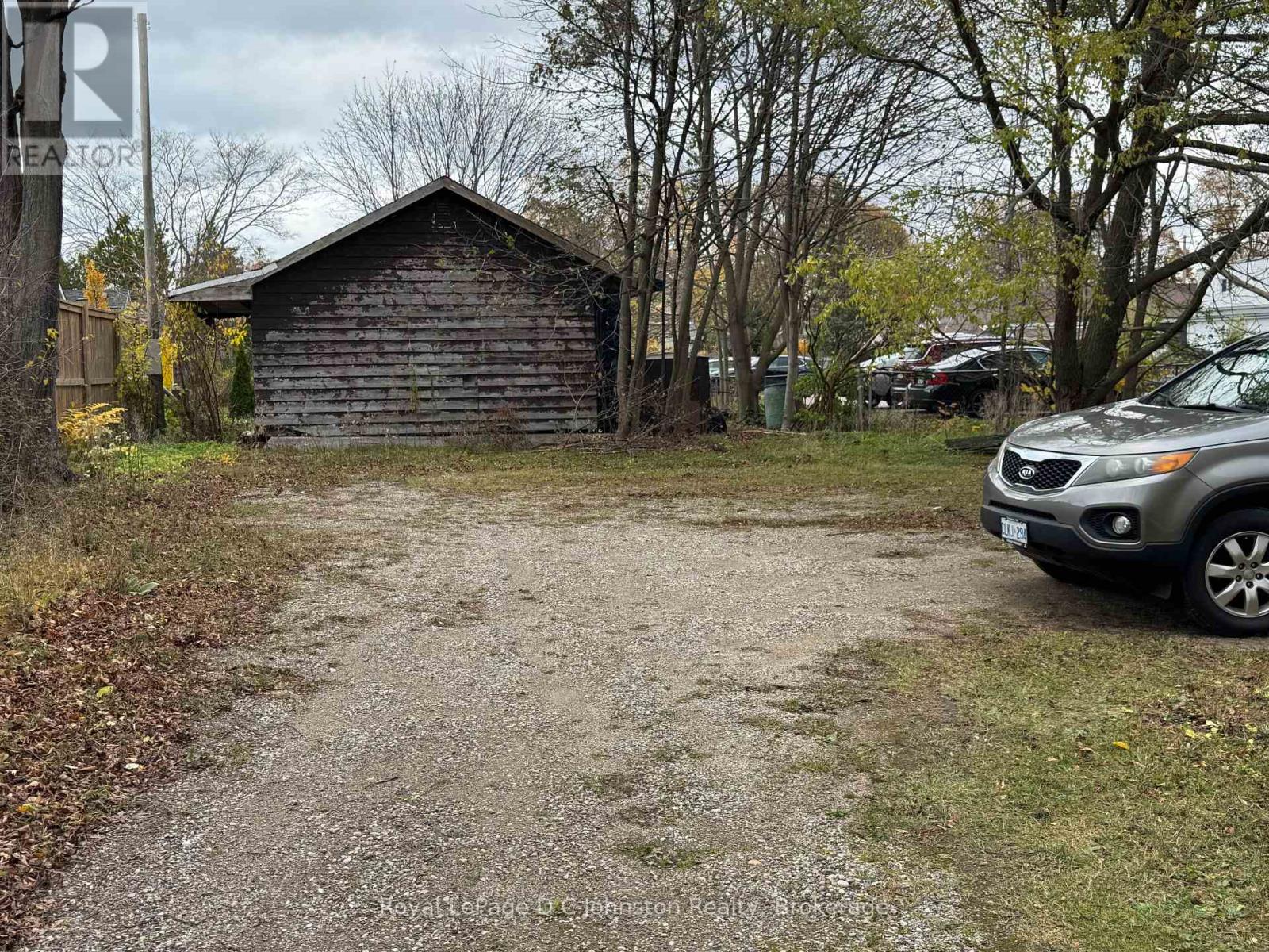 136 High Street, Saugeen Shores, Ontario  N0H 2L0 - Photo 6 - X12524338