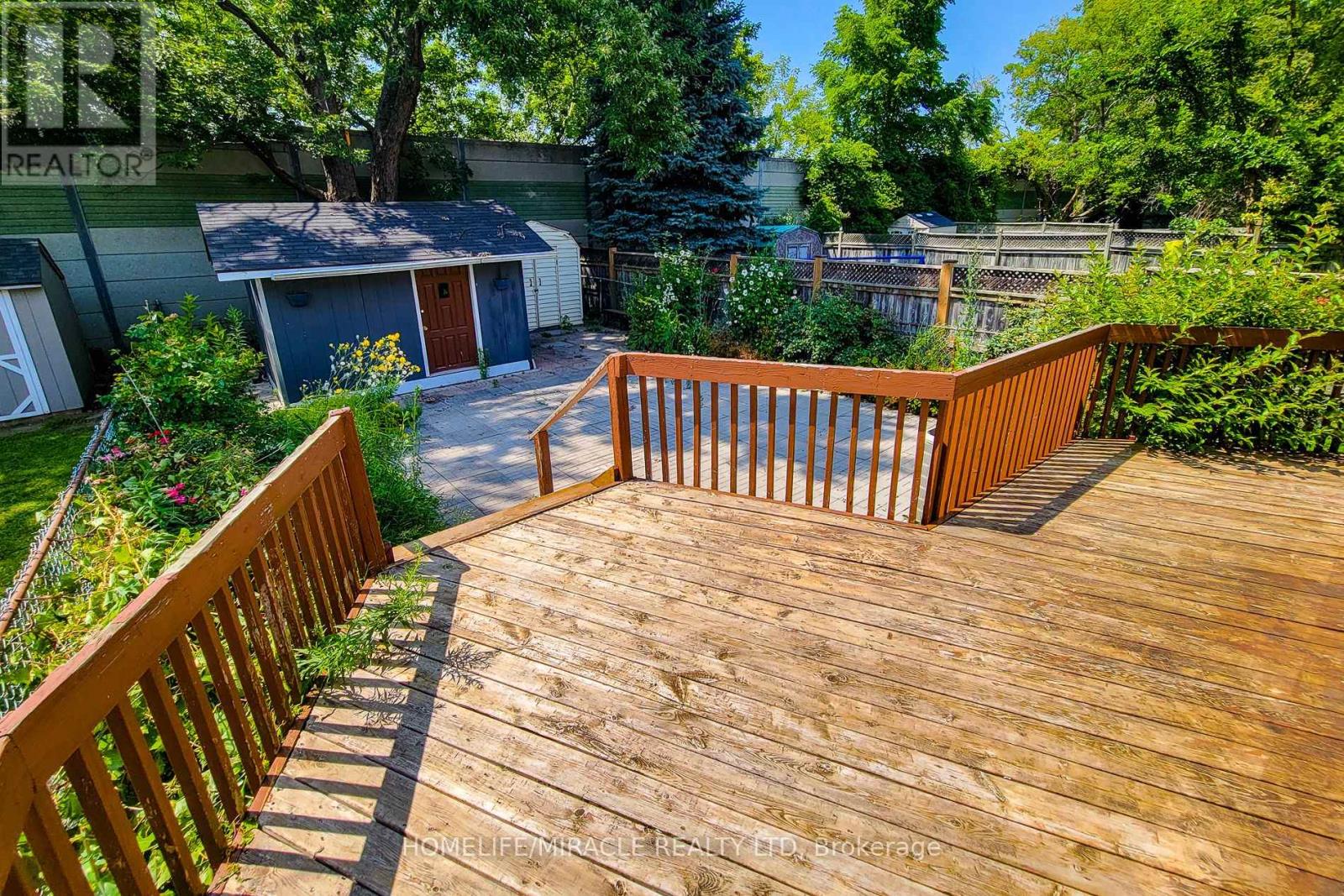 4433 Meadowvale Drive, Niagara Falls, Ontario L2E 5W8 - Photo 13 - X12524168