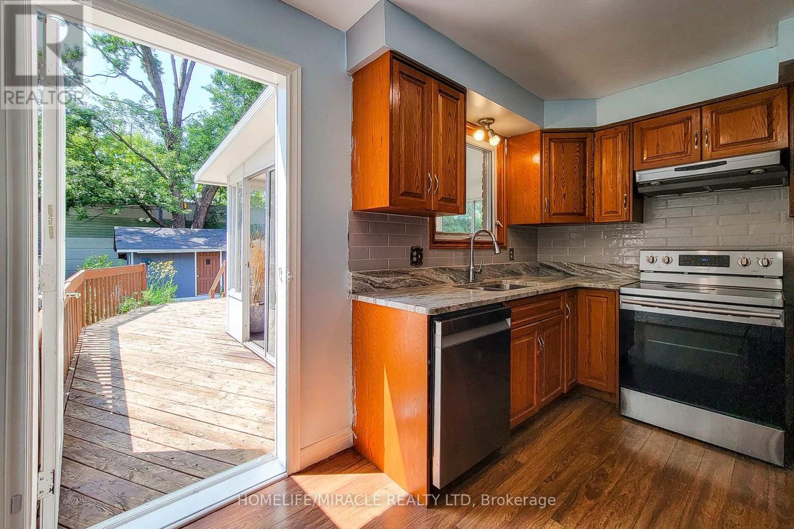 4433 Meadowvale Drive, Niagara Falls, Ontario L2E 5W8 - Photo 23 - X12524168