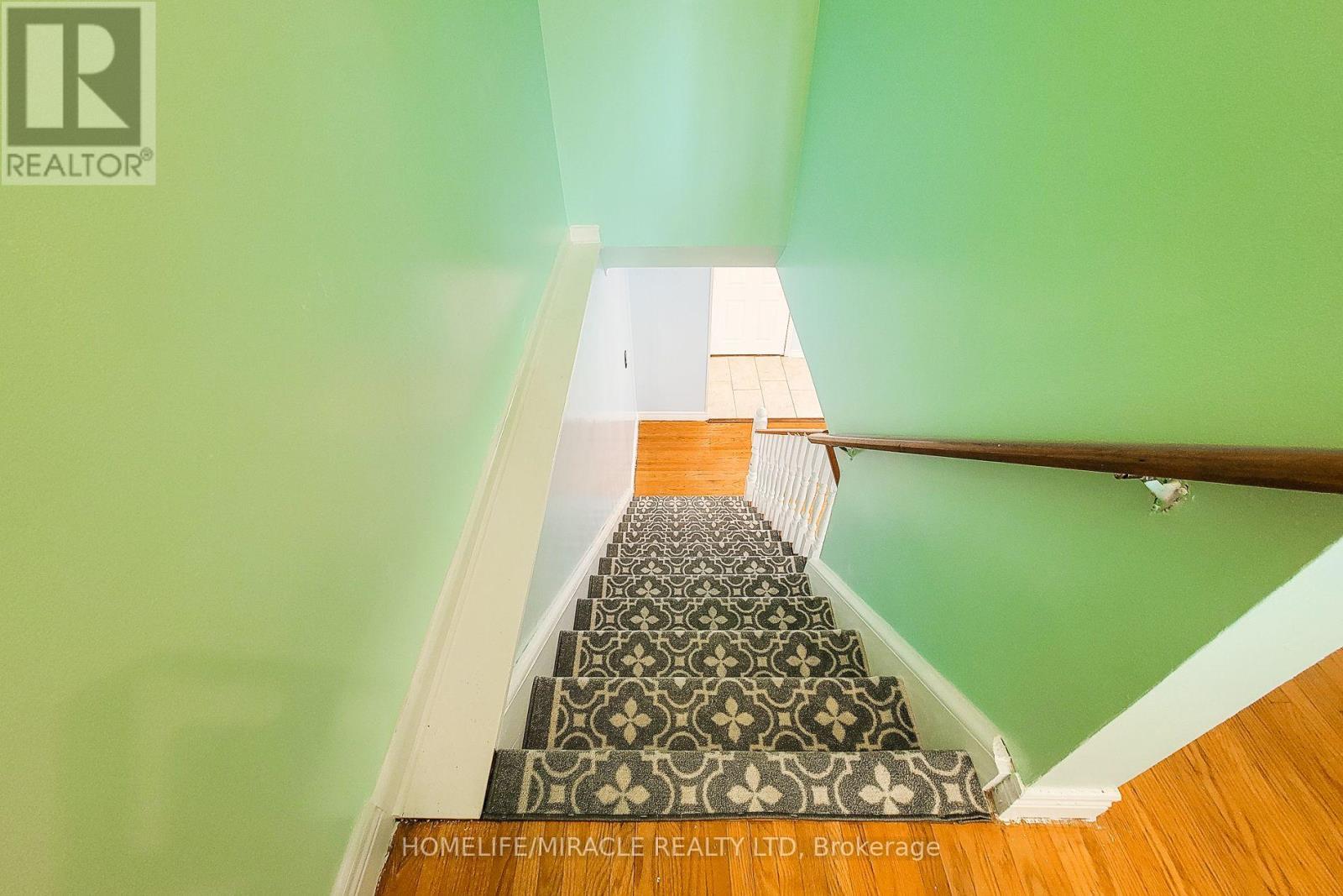 4433 Meadowvale Drive, Niagara Falls, Ontario L2E 5W8 - Photo 30 - X12524168