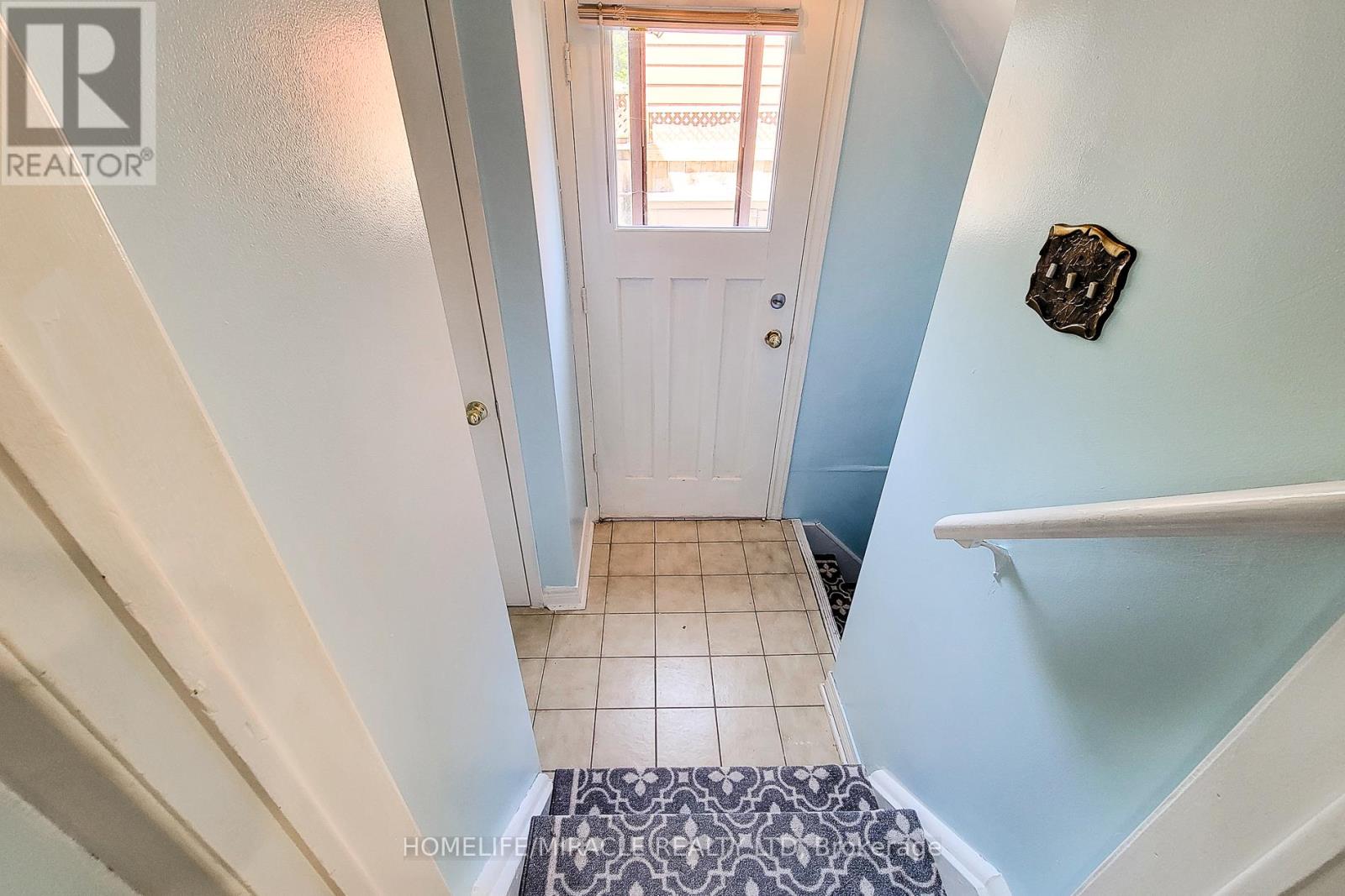 4433 Meadowvale Drive, Niagara Falls, Ontario L2E 5W8 - Photo 31 - X12524168