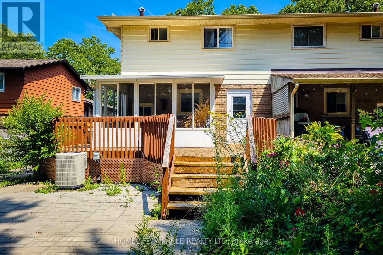 4433 Meadowvale Drive, Niagara Falls, Ontario L2E 5W8 - Photo 7 - X12524168