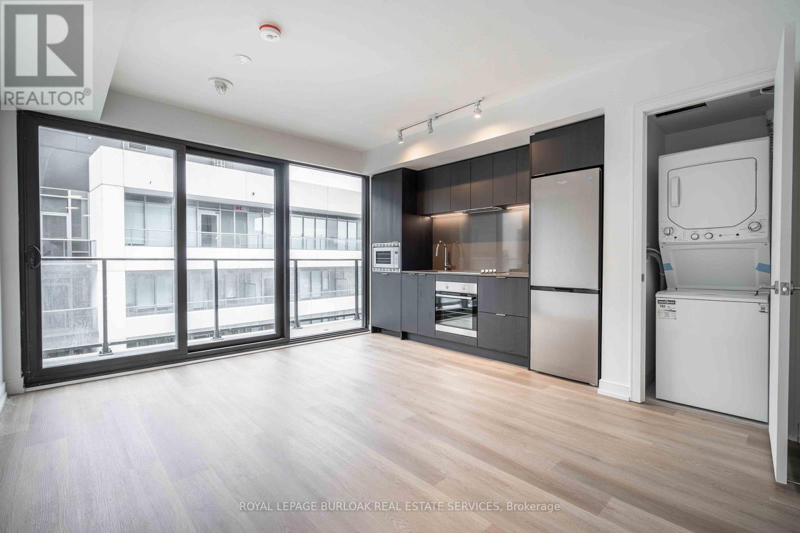 1418 - 1 Jarvis Street, Hamilton, Ontario L8R 3J2 - Photo 5 - X12524228