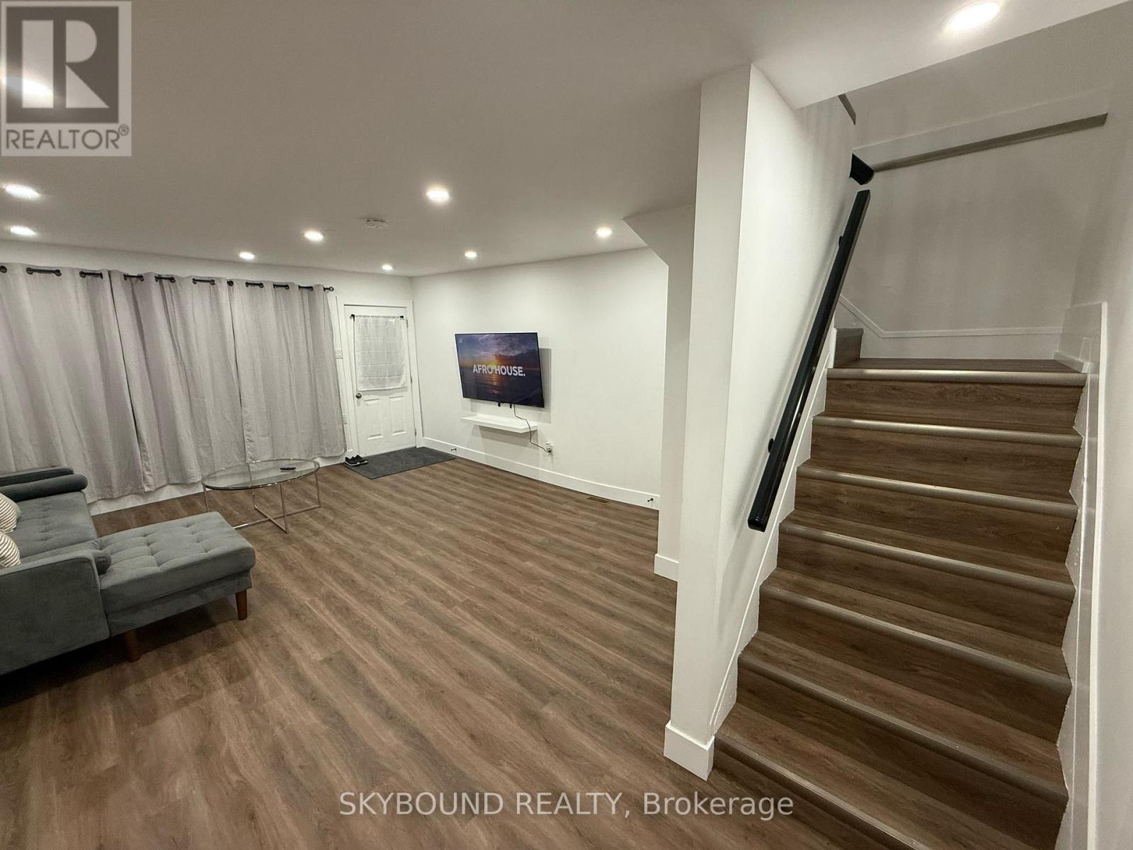 2042-44 Dundas Street, Edwardsburgh/cardinal, Ontario K0E 1E0 - Photo 7 - X12524232