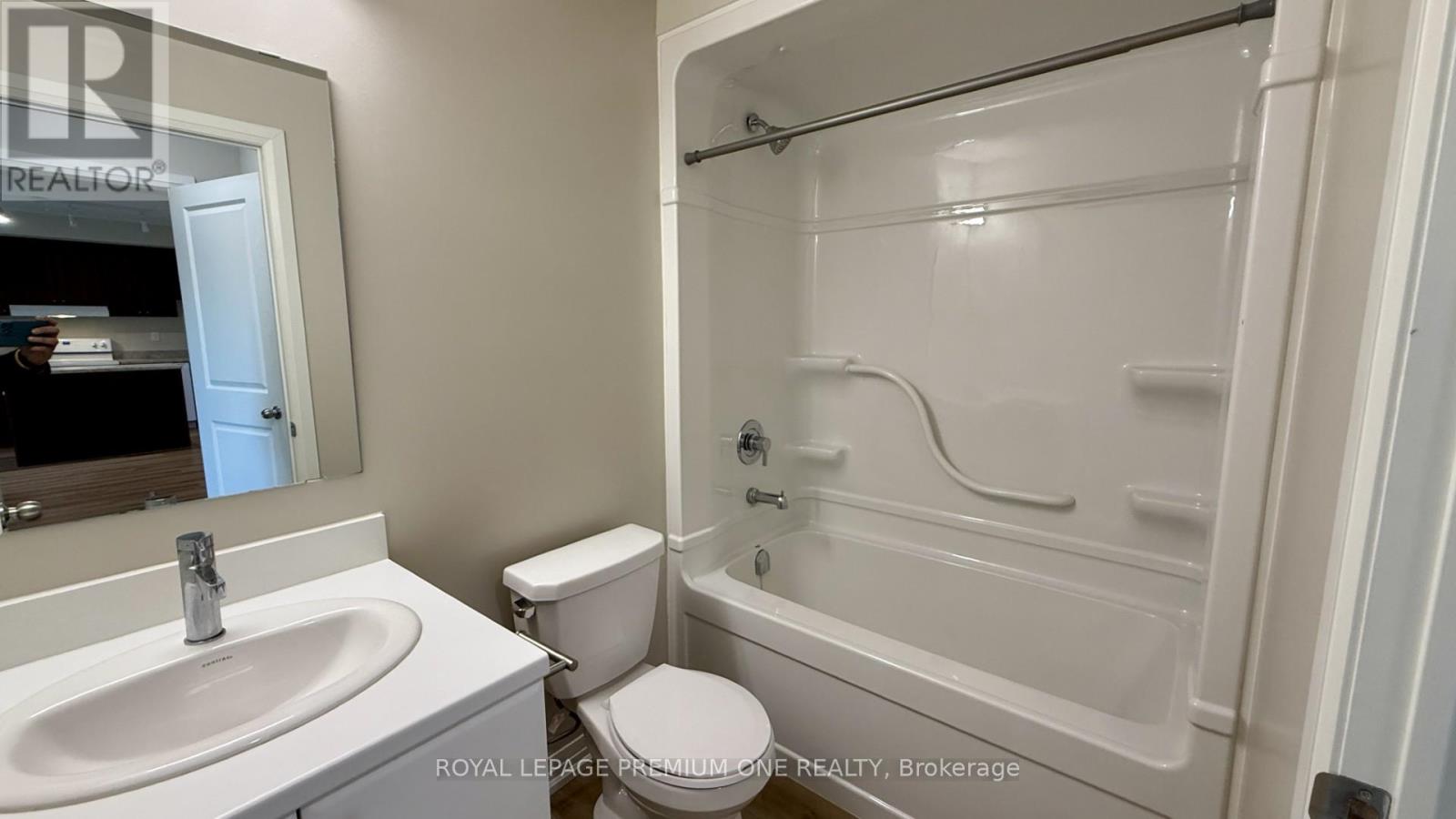 219 - 50 Herrick Avenue, St. Catharines, Ontario L2P 0G3 - Photo 38 - X12524238