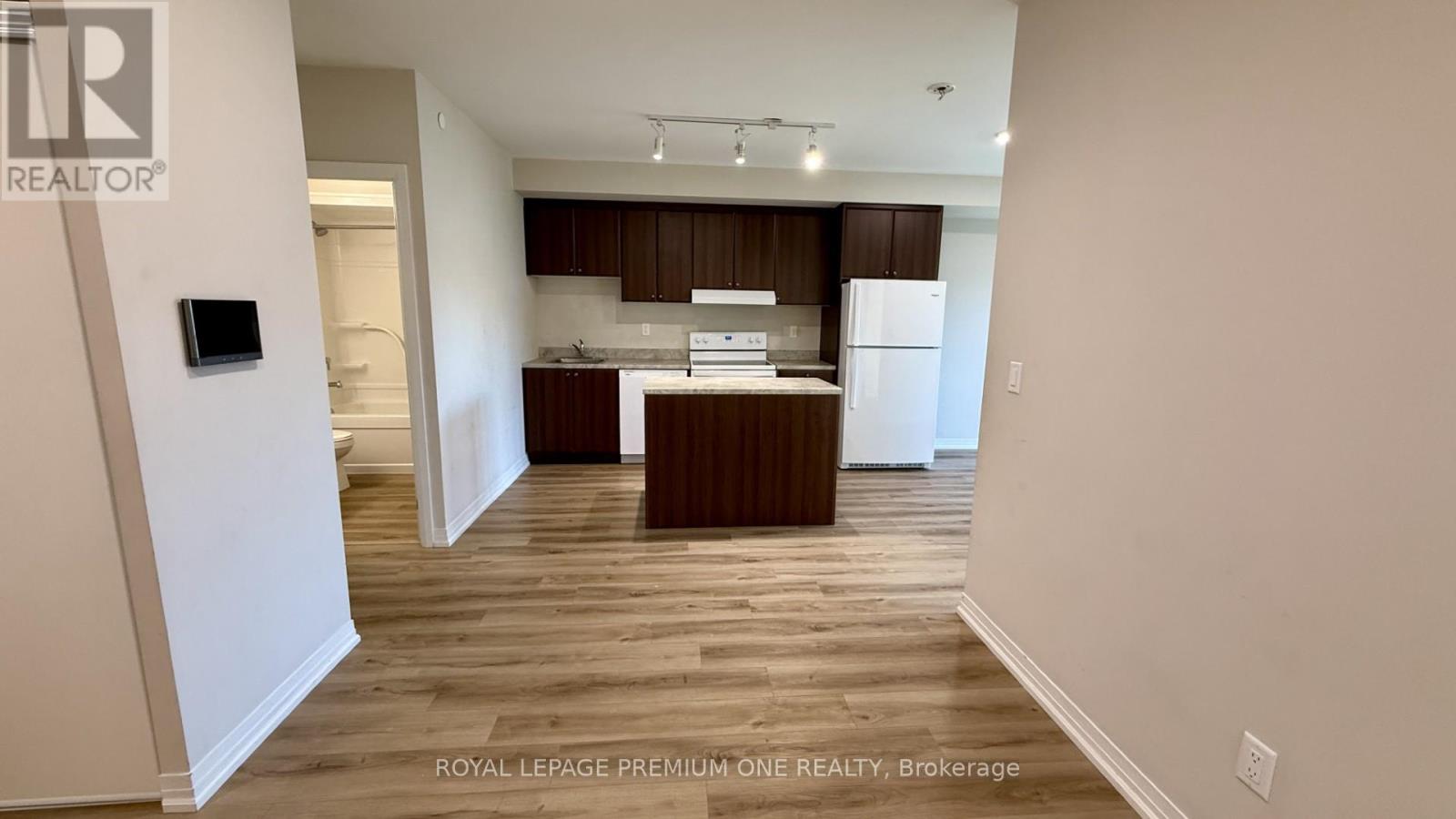 219 - 50 Herrick Avenue, St. Catharines, Ontario L2P 0G3 - Photo 7 - X12524238