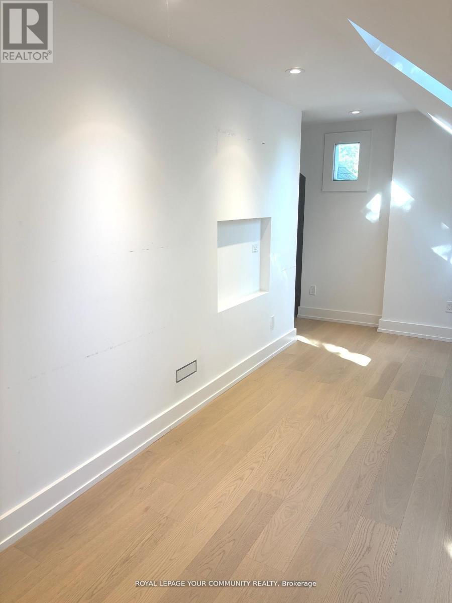 495 St Germain Avenue, Toronto, Ontario  M5M 1X3 - Photo 10 - C12524286