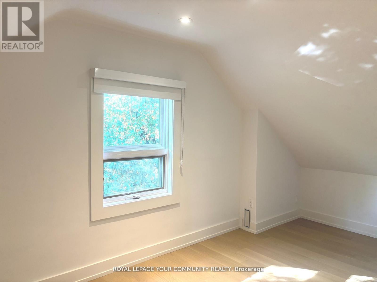 495 St Germain Avenue, Toronto, Ontario  M5M 1X3 - Photo 12 - C12524286