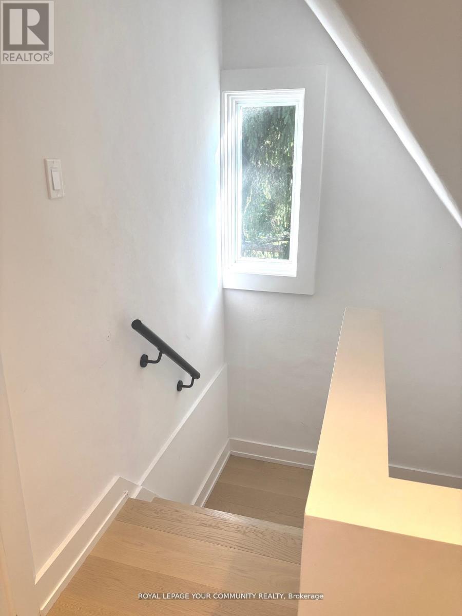 495 St Germain Avenue, Toronto, Ontario  M5M 1X3 - Photo 13 - C12524286