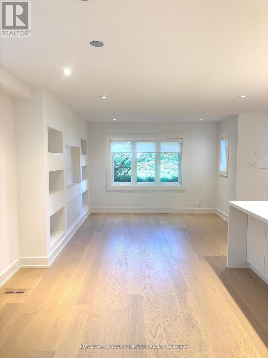 495 St Germain Avenue, Toronto, Ontario  M5M 1X3 - Photo 15 - C12524286