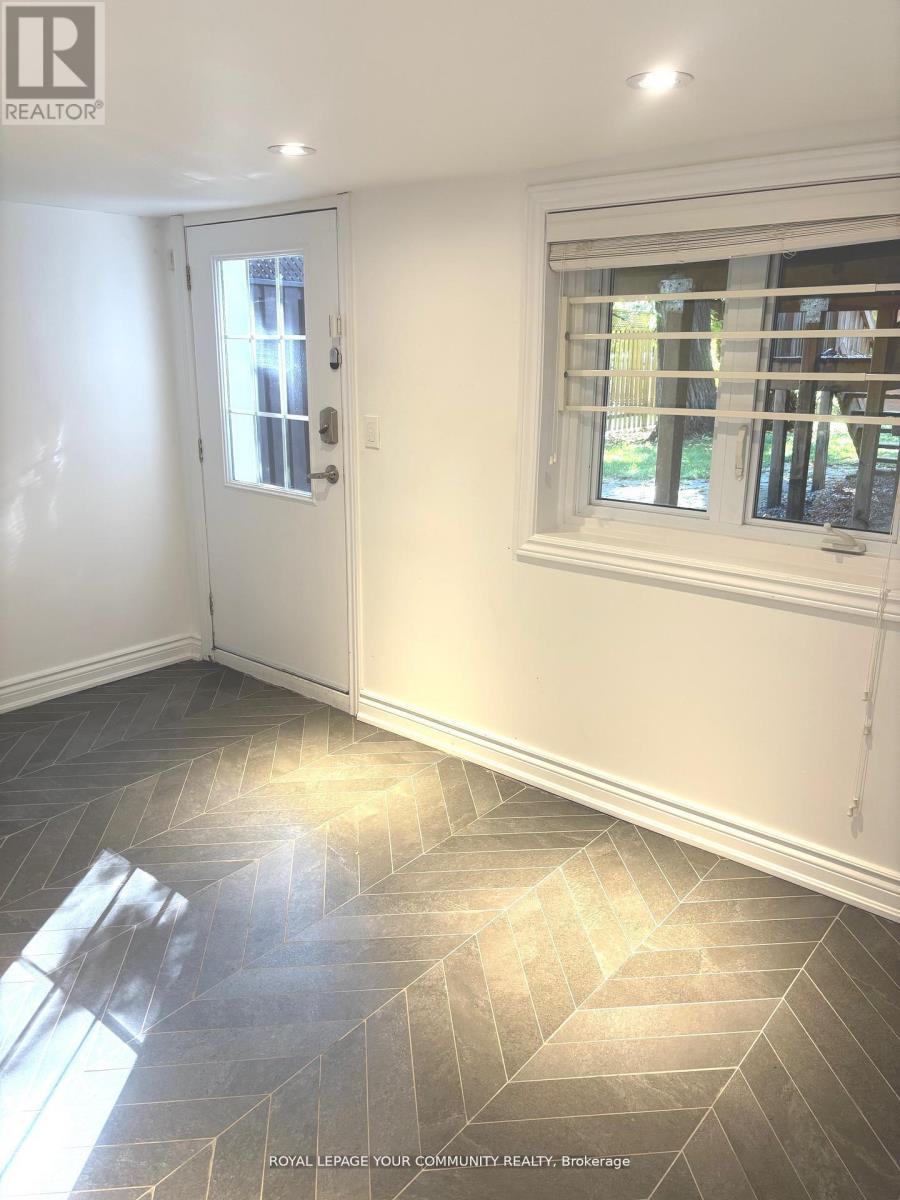 495 St Germain Avenue, Toronto, Ontario  M5M 1X3 - Photo 17 - C12524286