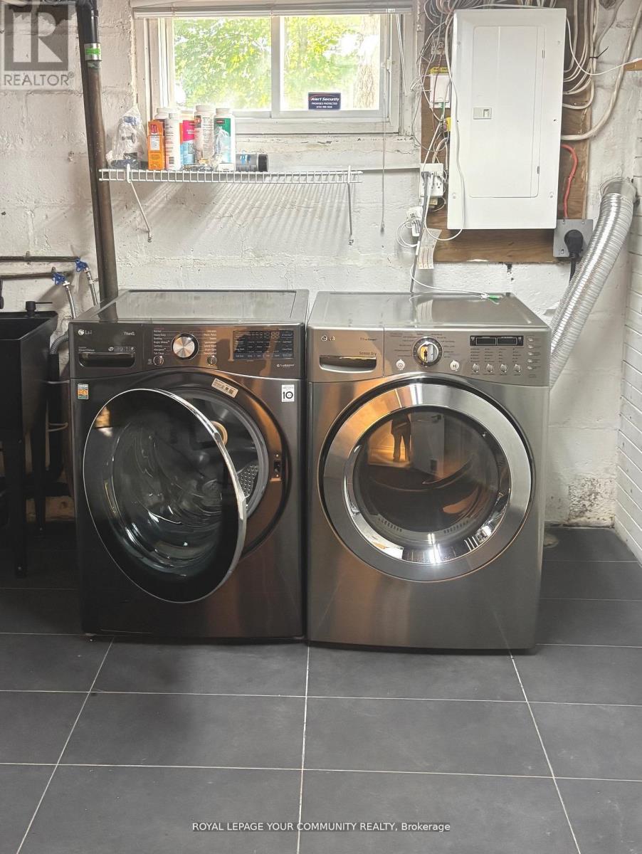 495 St Germain Avenue, Toronto, Ontario  M5M 1X3 - Photo 19 - C12524286