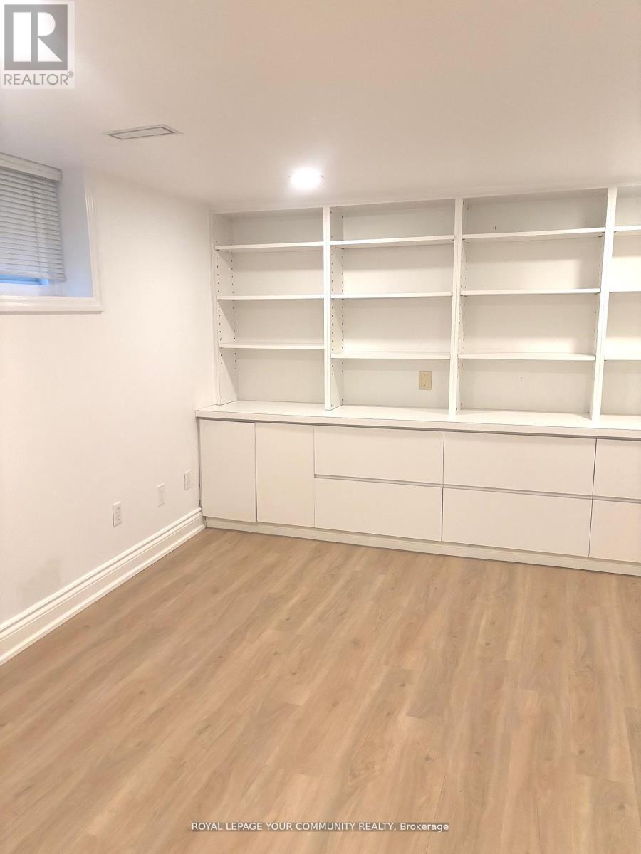 495 St Germain Avenue, Toronto, Ontario  M5M 1X3 - Photo 20 - C12524286