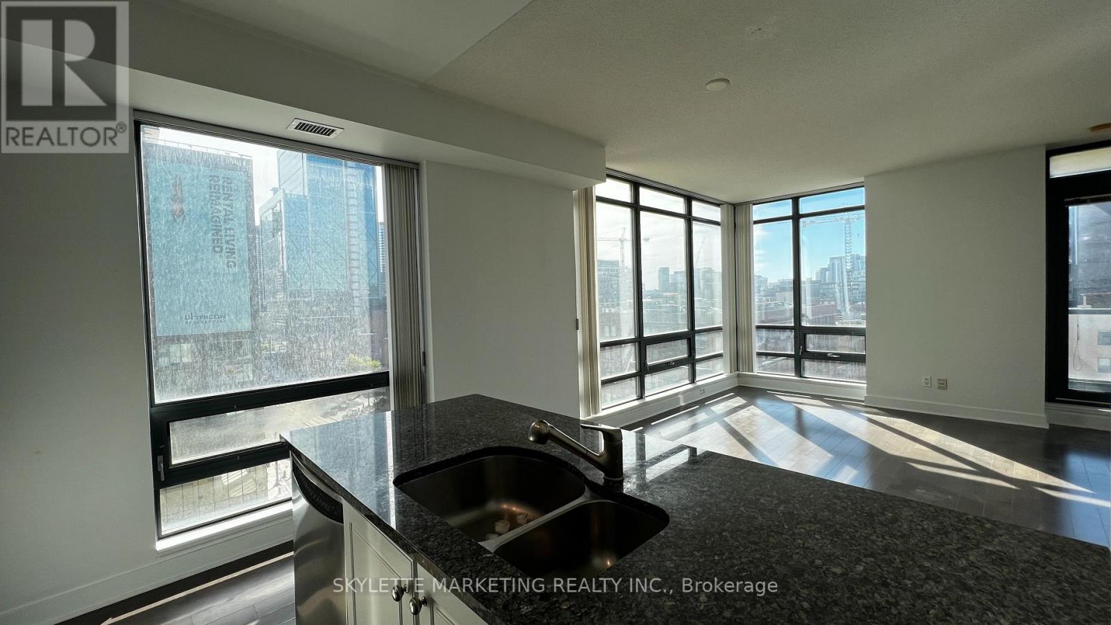 911 - 438 King Street W, Toronto, Ontario  M5V 3T9 - Photo 24 - C12524354