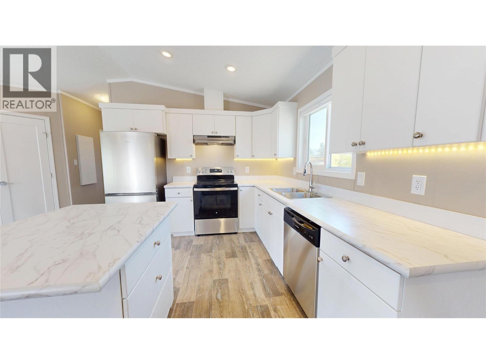 529 Pagurut Avenue W, Cranbrook, British Columbia V1C 0G5 - Photo 12 - 10346917