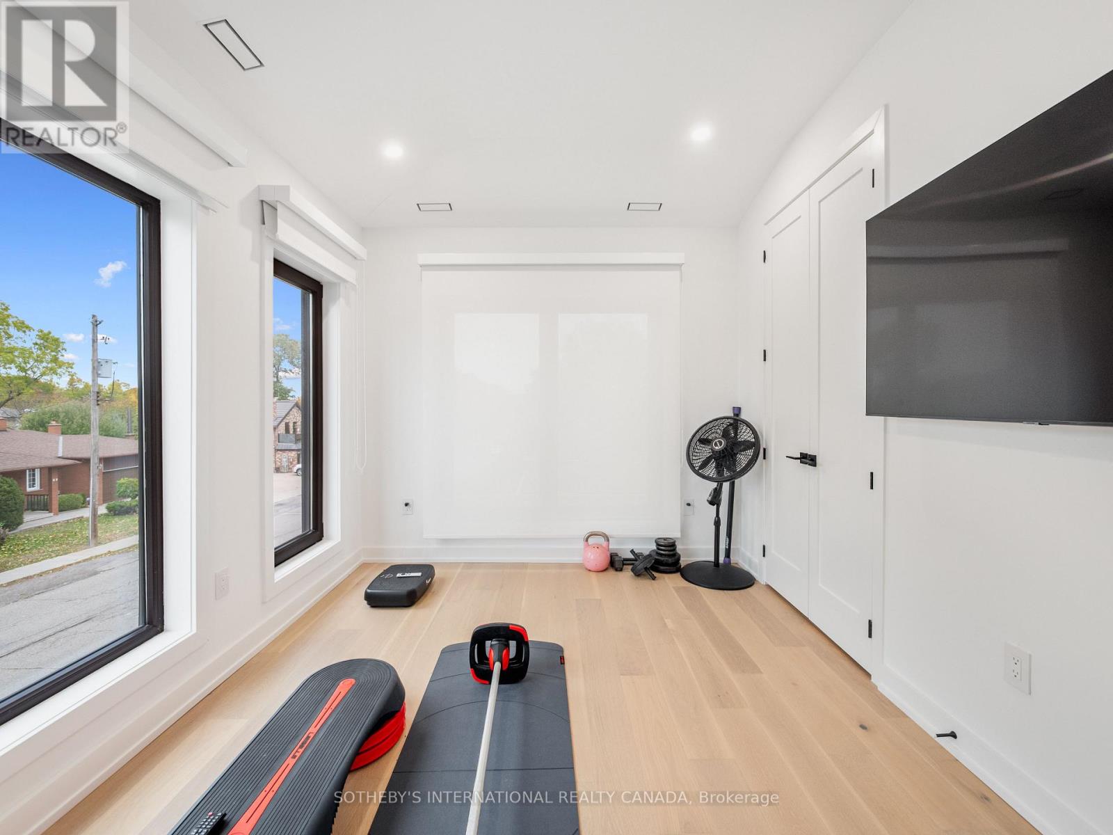 73 Guthrie Avenue, Toronto, Ontario  M8Y 3L2 - Photo 41 - W12522960