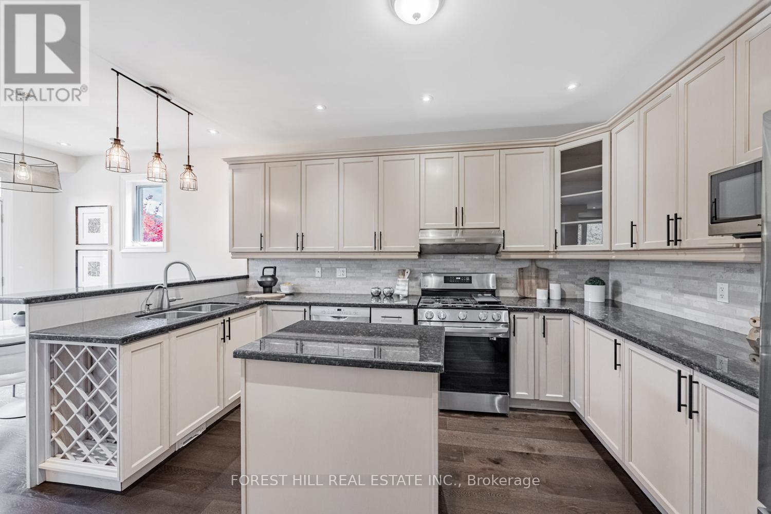 231 Butterfly Lane, Oakville, Ontario  L6L 6V4 - Photo 14 - W12523416