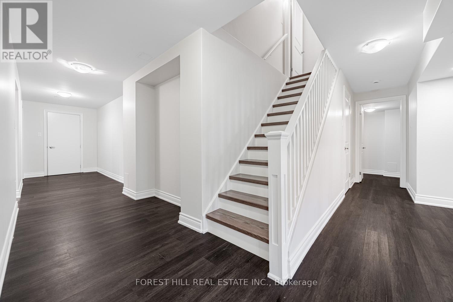 231 Butterfly Lane, Oakville, Ontario  L6L 6V4 - Photo 32 - W12523416