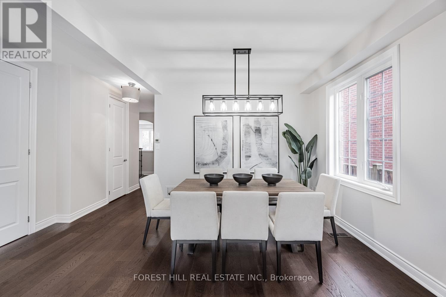 231 Butterfly Lane, Oakville, Ontario  L6L 6V4 - Photo 9 - W12523416