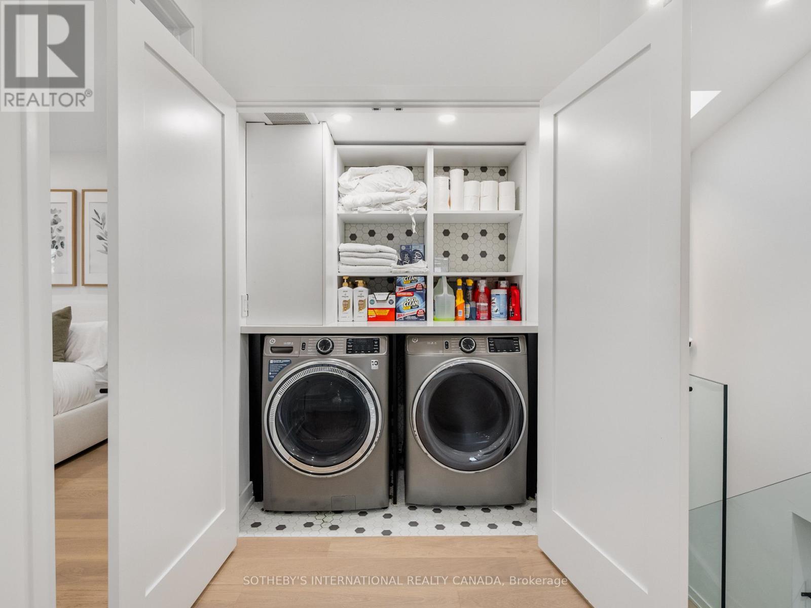 73 Guthrie Avenue, Toronto, Ontario  M8Y 3L2 - Photo 45 - W12522960