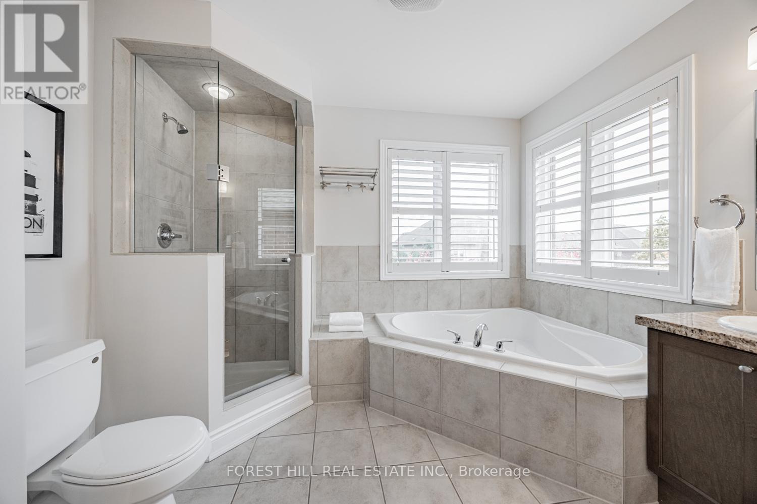 231 Butterfly Lane, Oakville, Ontario  L6L 6V4 - Photo 25 - W12523416