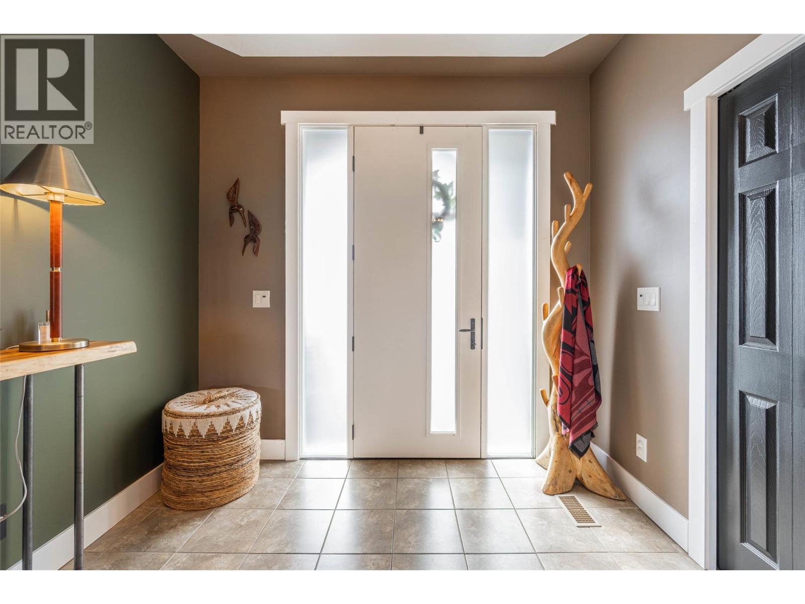 6963 Chardonnay Place, Oliver, British Columbia V0H 1T4 - Photo 6 - 10366262