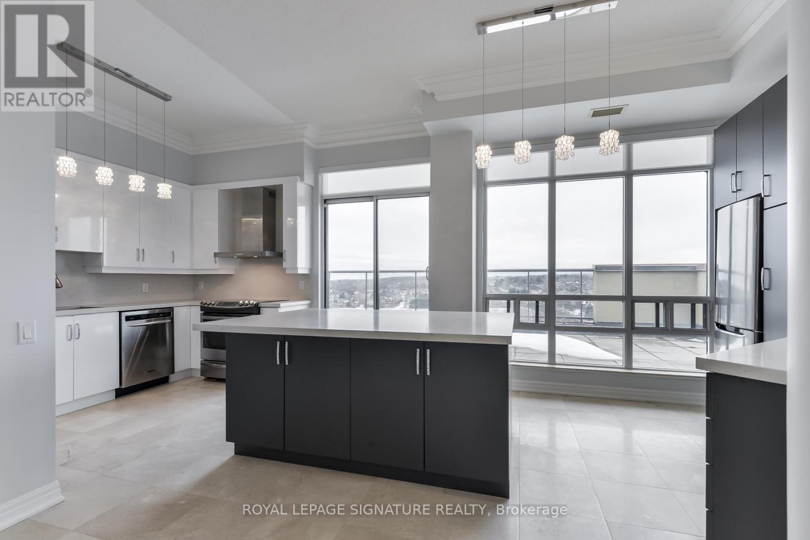 PH8 - 11121 YONGE STREET, Richmond Hill, Ontario