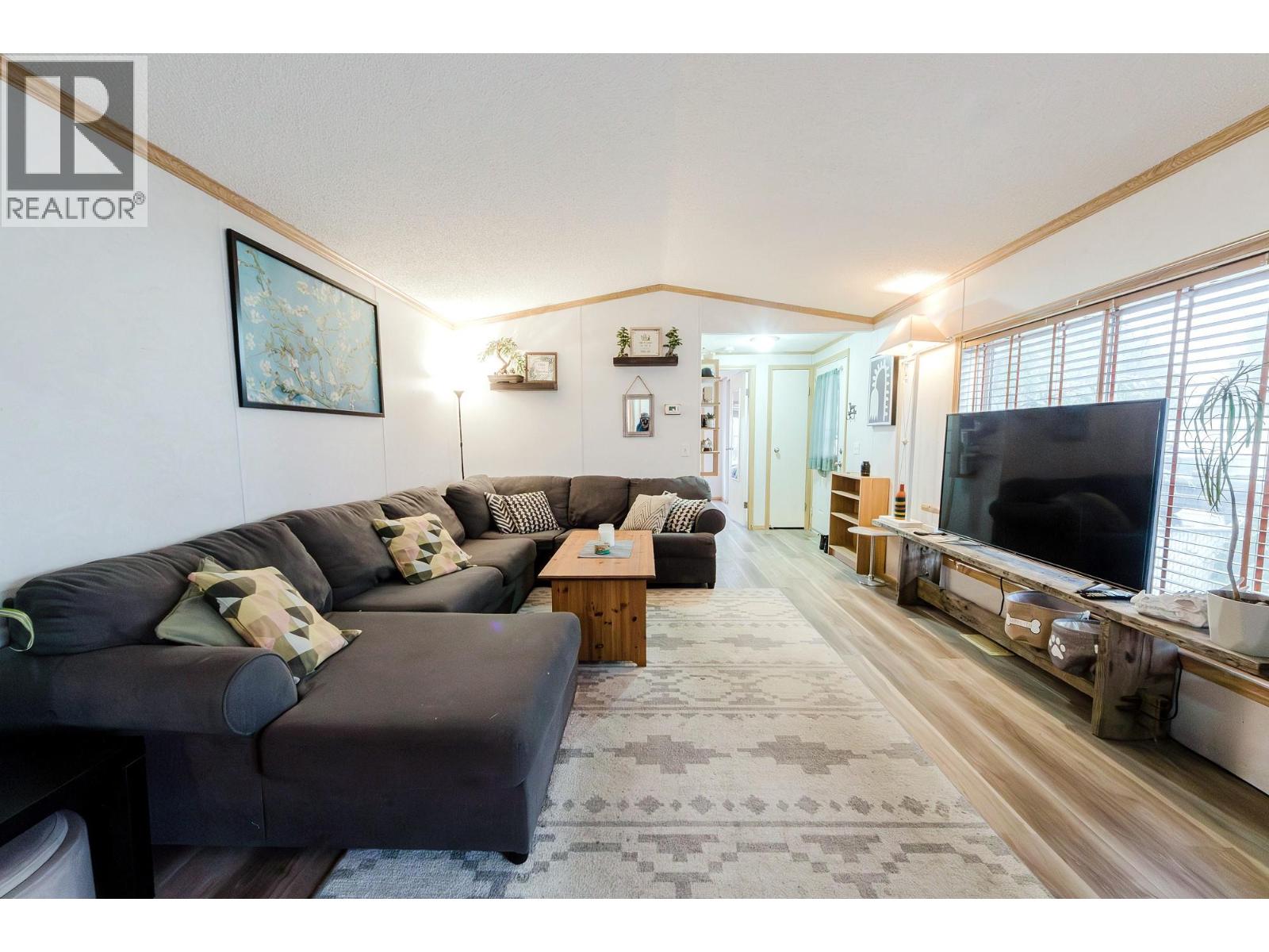 241 23 Highway N Unit# 39, Revelstoke, British Columbia V0E 2S0 - Photo 2 - 10367564