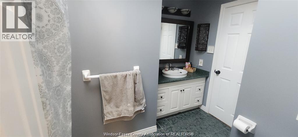 4369 Northwood, Windsor, Ontario N9G 2V7 - Photo 12 - 25028324