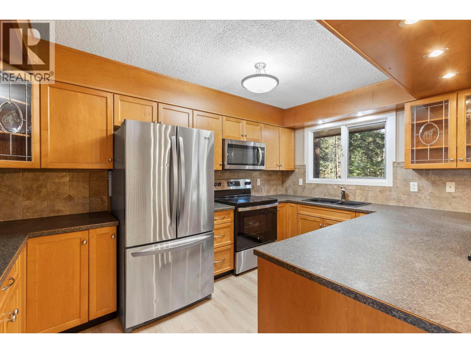 4019 Miller Road, Kelowna, British Columbia  V1W 4C7 - Photo 8 - 10367578