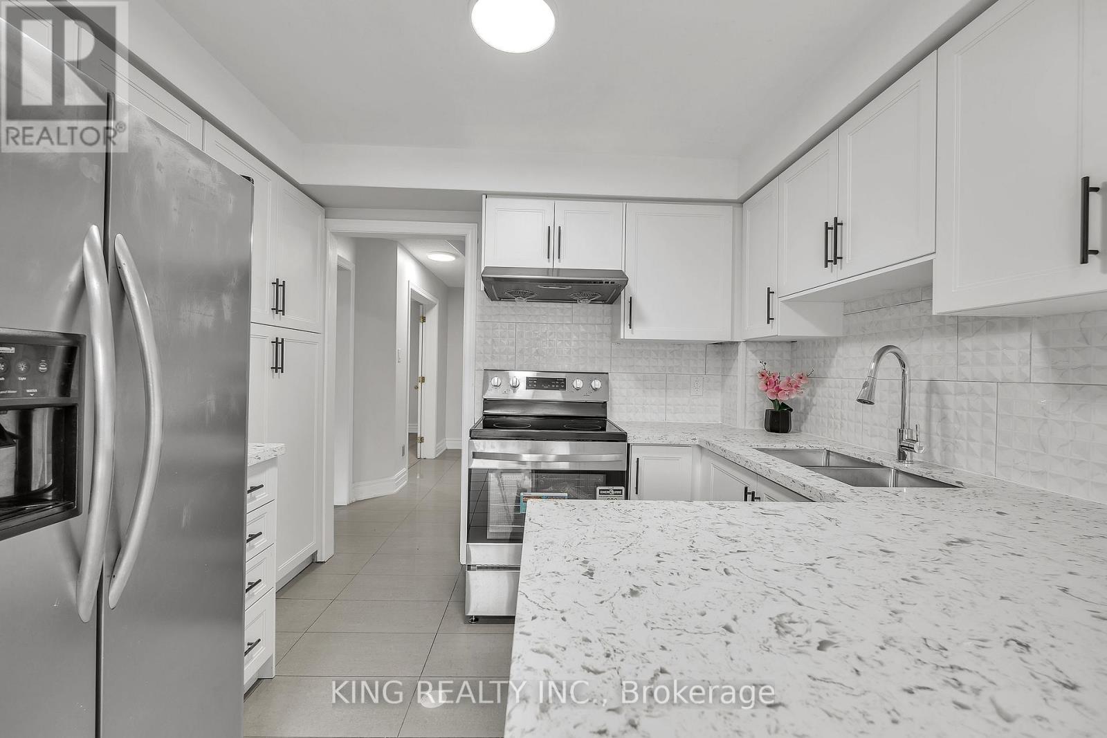 51 Pennsylvania Avenue, Brampton, Ontario  L6Y 4P3 - Photo 13 - W12524246