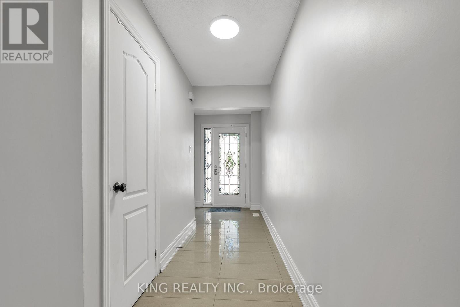 51 Pennsylvania Avenue, Brampton, Ontario  L6Y 4P3 - Photo 5 - W12524246