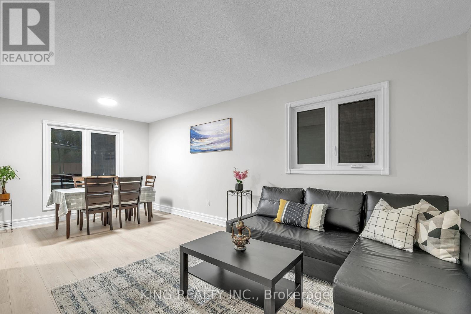 51 Pennsylvania Avenue, Brampton, Ontario  L6Y 4P3 - Photo 7 - W12524246