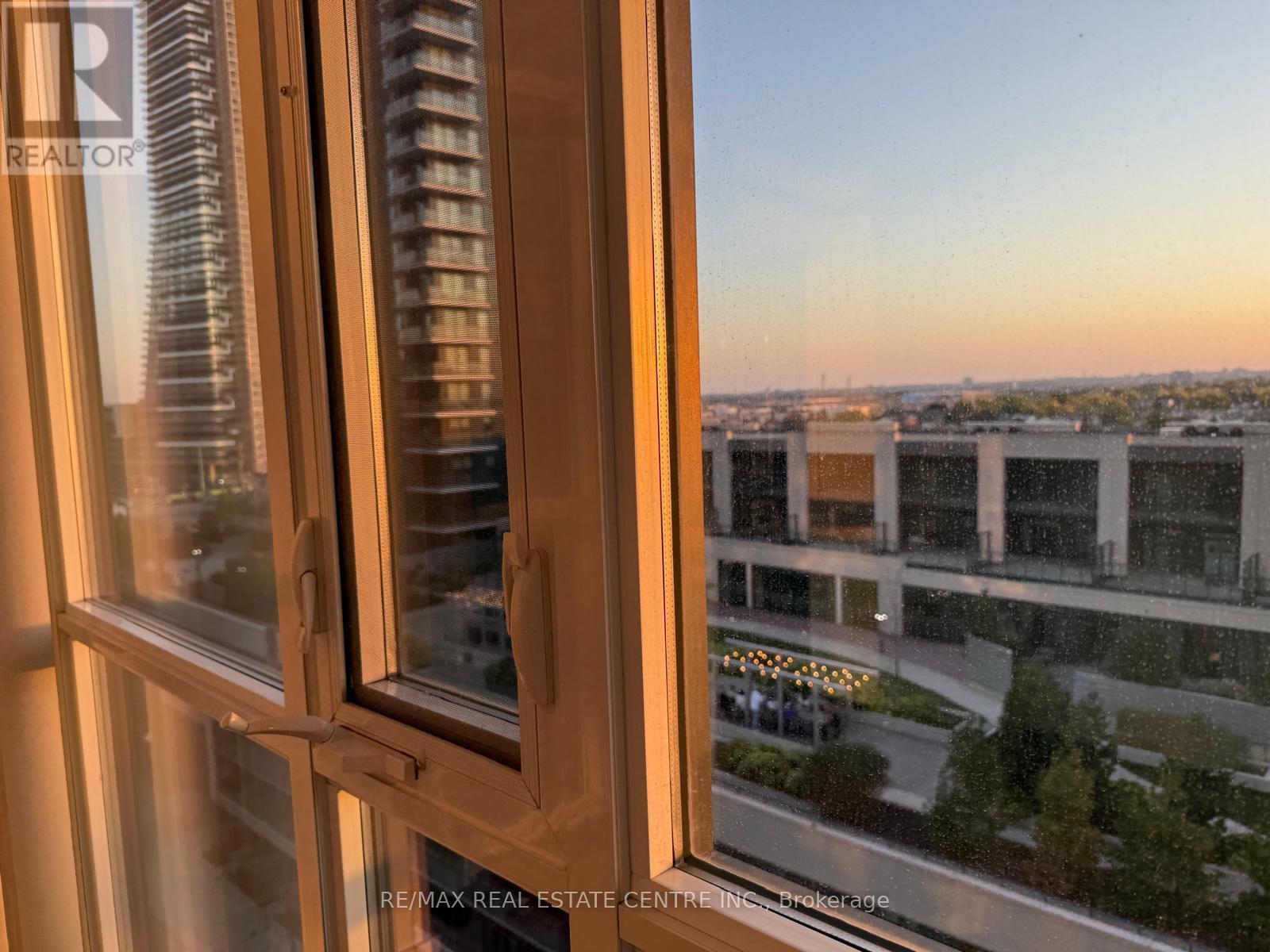 803 - 4099 Brickstone Mews, Mississauga, Ontario  L5B 0G2 - Photo 37 - W12524254