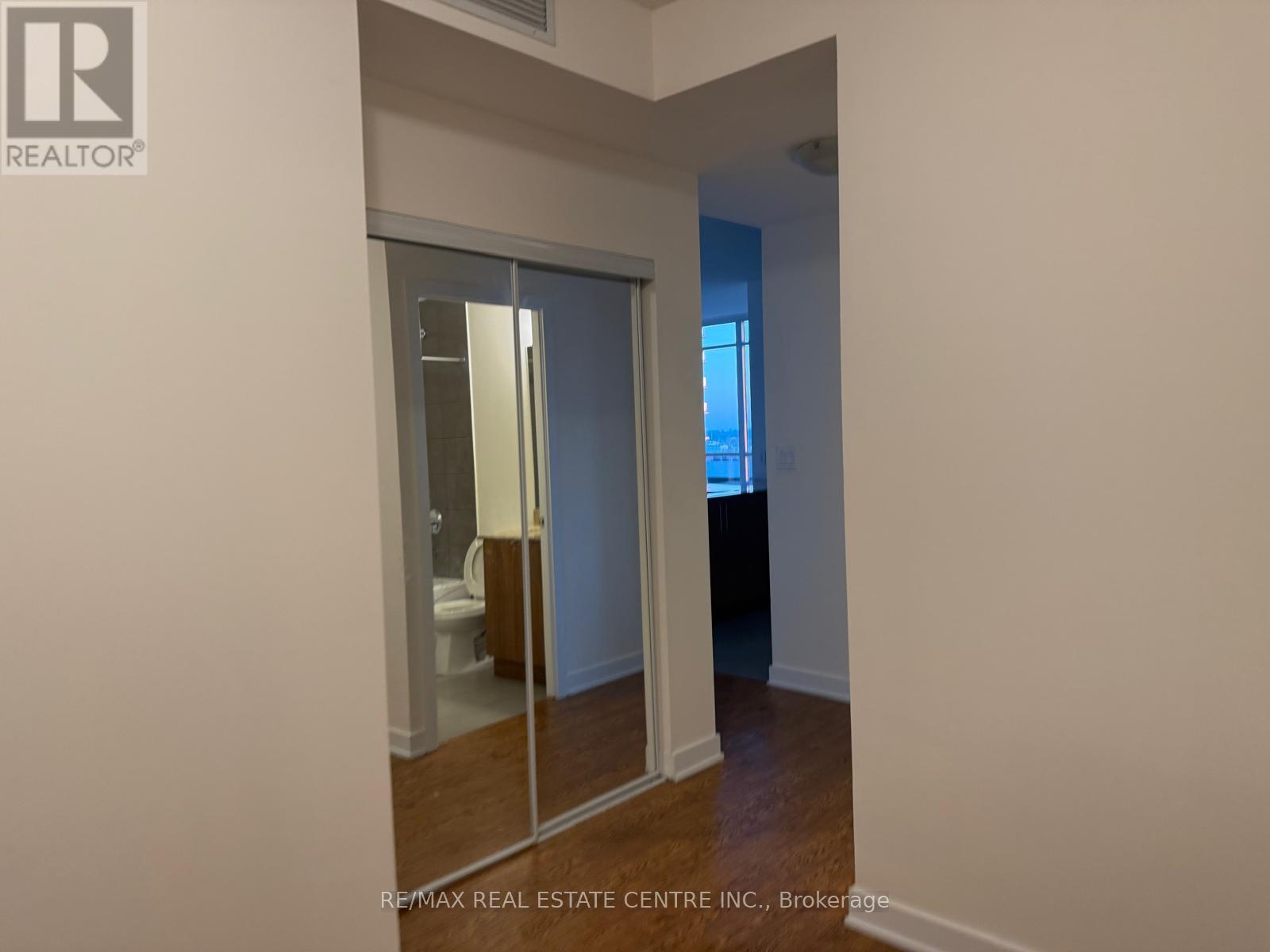 803 - 4099 Brickstone Mews, Mississauga, Ontario  L5B 0G2 - Photo 4 - W12524254