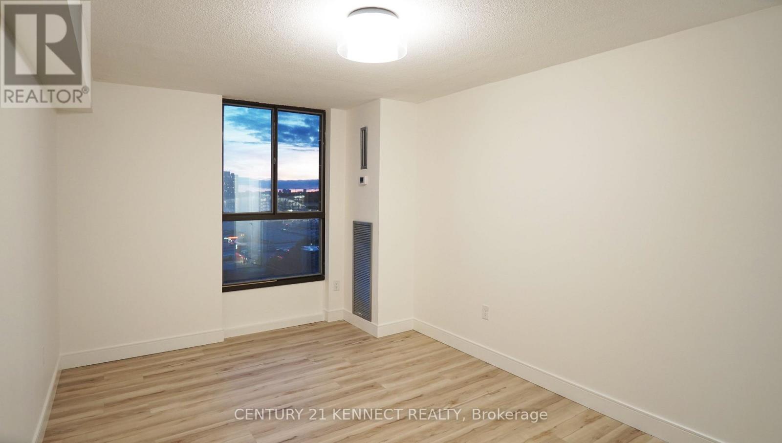 1601 - 3170 Kirwin Avenue S, Mississauga, Ontario  L5A 3R1 - Photo 10 - W12524284