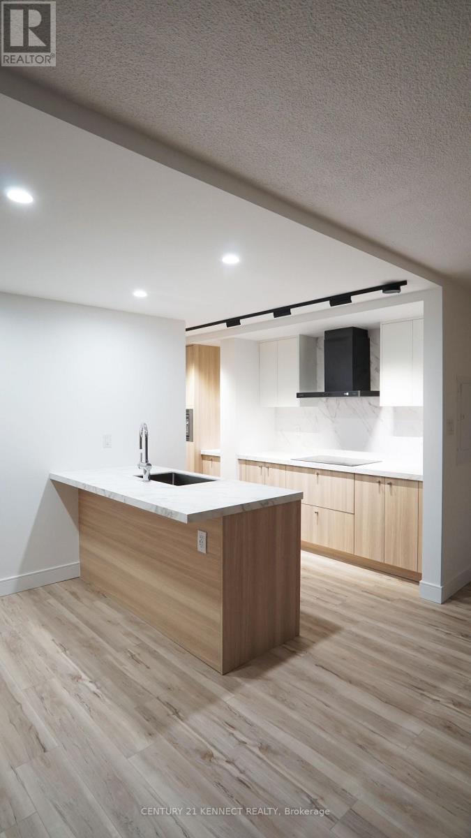 1601 - 3170 Kirwin Avenue S, Mississauga, Ontario  L5A 3R1 - Photo 4 - W12524284