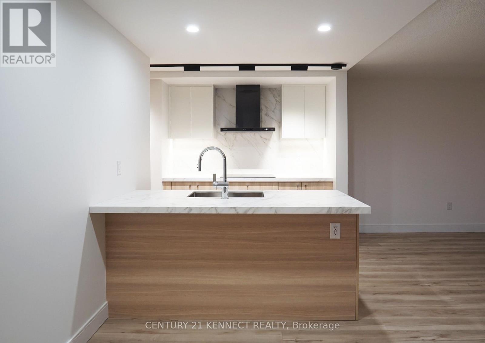 1601 - 3170 Kirwin Avenue S, Mississauga, Ontario  L5A 3R1 - Photo 5 - W12524284