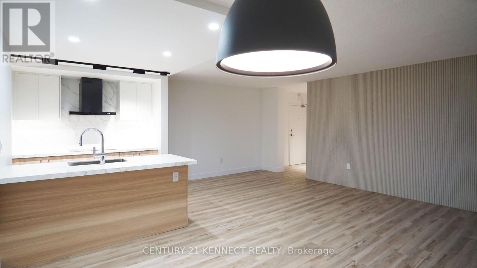 1601 - 3170 Kirwin Avenue S, Mississauga, Ontario  L5A 3R1 - Photo 8 - W12524284