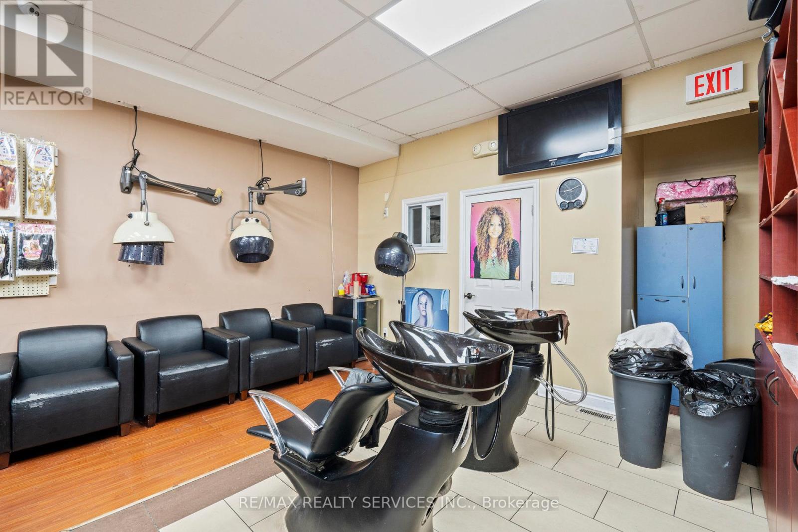 51 Kennedy Road N, Brampton, Ontario  L6V 1X6 - Photo 11 - W12524314